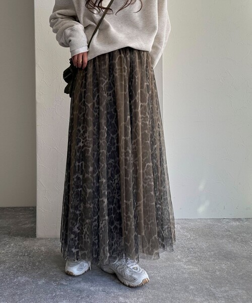 fredy emue(フレディエミュ)の「レオパード柄チュールスカート(スカート・レディース・グレー系その他7/ブラウン系その他7・38/36)」の17枚目の写真