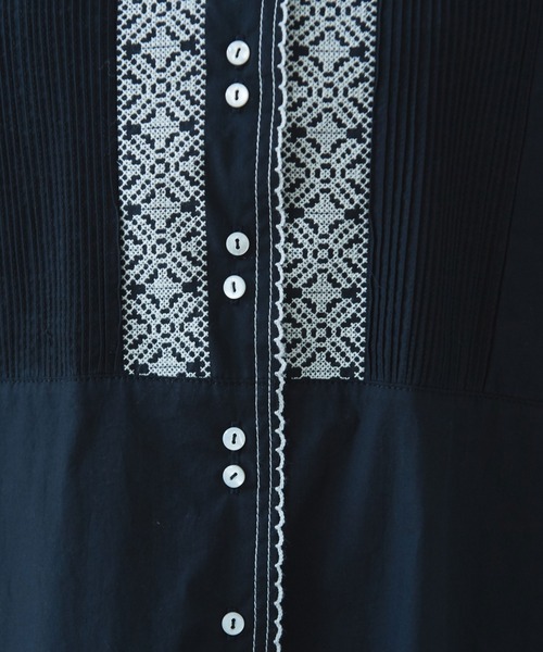 yuni 刺繍タックシャツワンピース 黒