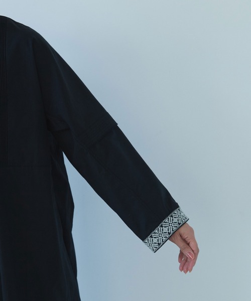 yuni 刺繍タックシャツワンピース黒