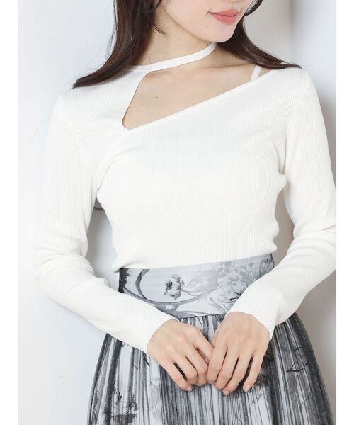 MERCURYDUO(マーキュリーデュオ)の「アシンメトリーカットアウトチョーカーストラップニット(ニット/セーター・レディース・オフホワイト/ブラック/ラベンダー・FREE)」の4枚目の写真