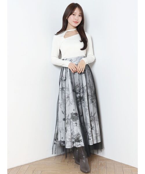 MERCURYDUO(マーキュリーデュオ)の「アシンメトリーカットアウトチョーカーストラップニット(ニット/セーター・レディース・オフホワイト/ブラック/ラベンダー・FREE)」の8枚目の写真