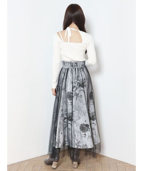 MERCURYDUO(マーキュリーデュオ)の「アシンメトリーカットアウトチョーカーストラップニット(ニット/セーター・レディース・オフホワイト/ブラック/ラベンダー・FREE)」の9枚目の写真