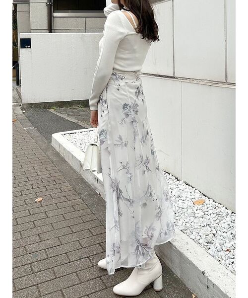 MERCURYDUO(マーキュリーデュオ)の「アシンメトリーカットアウトチョーカーストラップニット(ニット/セーター・レディース・オフホワイト/ブラック/ラベンダー・FREE)」の15枚目の写真