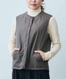 THREE FIFTY STANDARD（スリーフィフティースタンダード）の「ＴＨＲＥＥ　ＦＩＦＴＹ　ＳＴＡＮＤＡＲＤリバーシブルでも着られる中わたベスト〈チャコール×ベージュ〉（ベスト）」