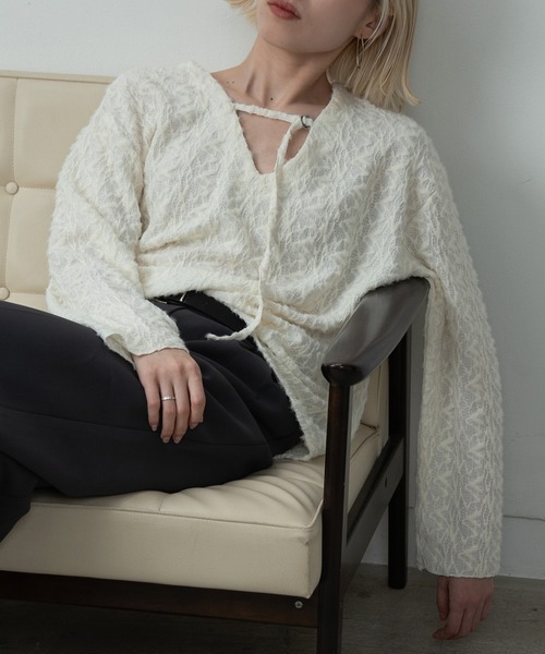 Amiur（エミレ）の「nuance sheer v neck tops / ニュアンスシアーvネックトップス（Tシャツ/カットソー・レディース・アイボリー/ブラック・FREE）」の10枚目の写真