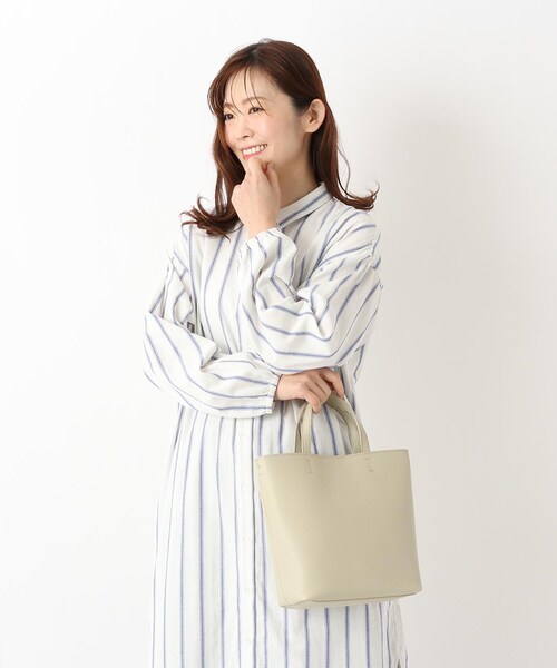 one'sterrace（ワンズテラス）の「グランミディショルダー（ショルダーバッグ・レディース・ライトグレー系8/ライトグリーン系・99）」の7枚目の写真