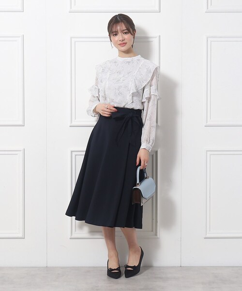 couture brooch（クチュールブローチ）の「◆花柄フリルデザインブラウス（シャツ/ブラウス・レディース・ベージュ系その他3/ライトグレー系・42/40/38）」の3枚目の写真