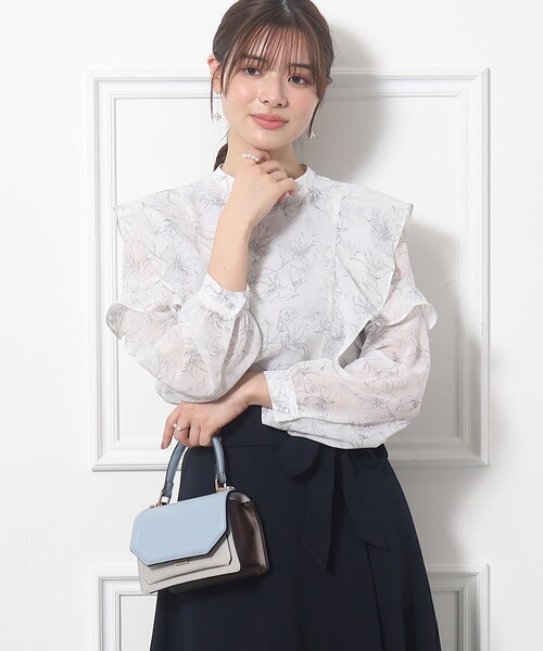 couture brooch（クチュールブローチ）の「◆花柄フリルデザインブラウス（シャツ/ブラウス・レディース・ベージュ系その他3/ライトグレー系・42/40/38）」の6枚目の写真