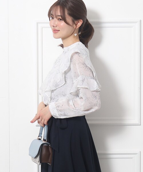 couture brooch（クチュールブローチ）の「◆花柄フリルデザインブラウス（シャツ/ブラウス・レディース・ベージュ系その他3/ライトグレー系・42/40/38）」の7枚目の写真