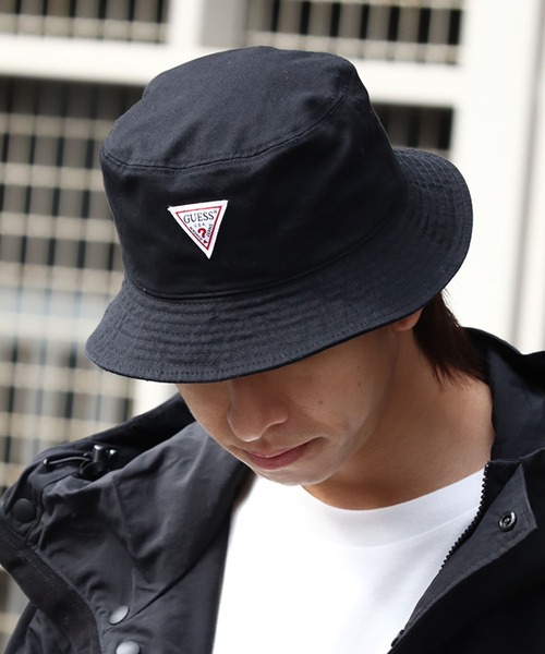 Guess（ゲス）の「【GUESS/ゲス】コットンツイル ワンポイントバケットハット（ハット・メンズ・ホワイト/ベージュ/ブラック・FREE）」の16枚目の写真