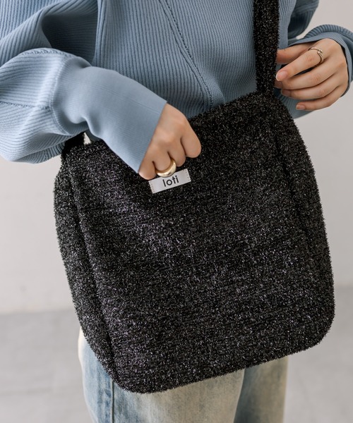 loti（ロティ）の「【3色展開】loti ロゴラメトートバッグ（トートバッグ・レディース・アイボリー/ブラック/シルバー・ONE SIZE）」の6枚目の写真