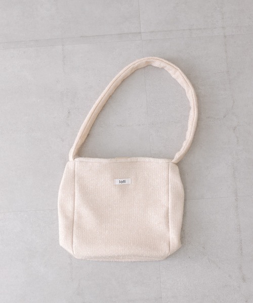 loti（ロティ）の「【3色展開】loti ロゴラメトートバッグ（トートバッグ・レディース・アイボリー/ブラック/シルバー・ONE SIZE）」の8枚目の写真