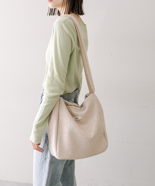 loti（ロティ）の「【3色展開】loti ロゴラメトートバッグ（トートバッグ・レディース・アイボリー/ブラック/シルバー・ONE SIZE）」の12枚目の写真