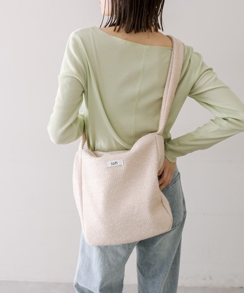 loti（ロティ）の「【3色展開】loti ロゴラメトートバッグ（トートバッグ・レディース・アイボリー/ブラック/シルバー・ONE SIZE）」の14枚目の写真