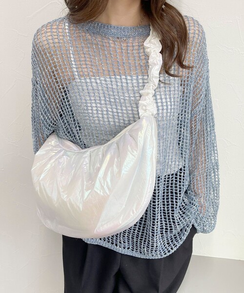 fredy emue(フレディエミュ)の「ソフトパテッドシャーリングショルダーバッグ(ショルダーバッグ・レディース・ブロンズ/ホワイト系その他2/ブラック・FREE)」の9枚目の写真