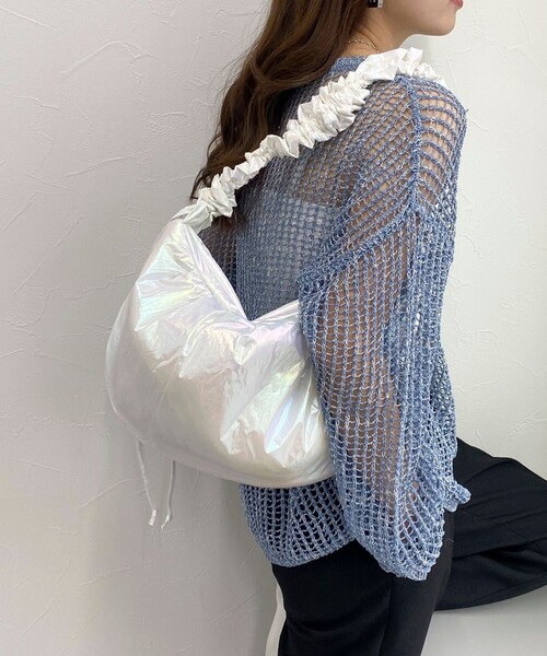 fredy emue(フレディエミュ)の「ソフトパテッドシャーリングショルダーバッグ(ショルダーバッグ・レディース・ブロンズ/ホワイト系その他2/ブラック・FREE)」の12枚目の写真