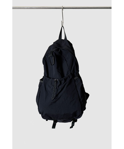 AGAWD(アガウド)の「AGAWD カラビナリュック(バックパック/リュック・レディース・ブラック/ベージュ・FREE)」の3枚目の写真
