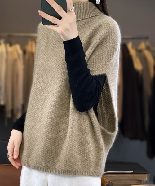 Miniministore(ミニミニストア)の「ニットベスト ジレ タートルネック重ね着(ベスト・レディース・ライトブラウン/ブラック/ライトベージュ/レッド・FREE)」の10枚目の写真