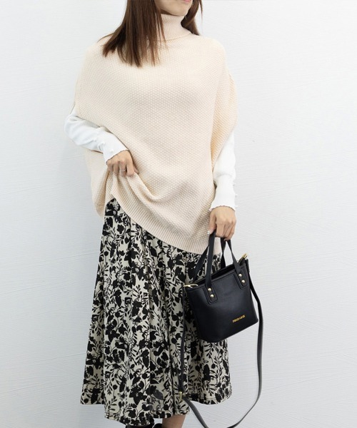 Miniministore(ミニミニストア)の「ニットベスト ジレ タートルネック重ね着(ベスト・レディース・ライトブラウン/ブラック/ライトベージュ/レッド・FREE)」の12枚目の写真