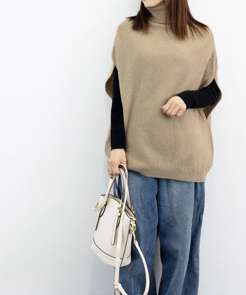 Miniministore(ミニミニストア)の「ニットベスト ジレ タートルネック重ね着(ベスト・レディース・ライトブラウン/ブラック/ライトベージュ/レッド・FREE)」の16枚目の写真