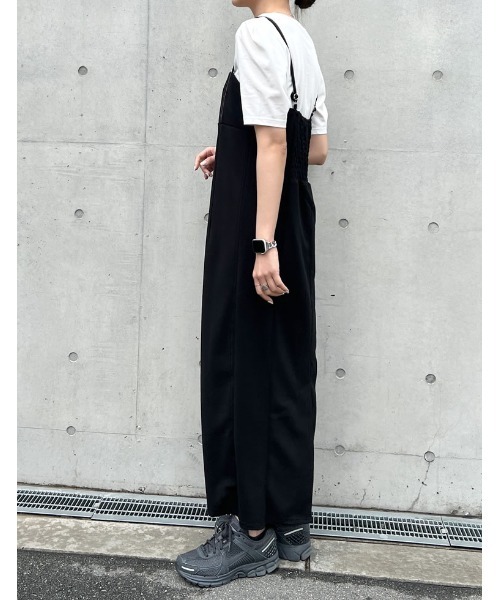 Re:EDIT（リエディ）の「[低身長サイズ有][イージーケア]カットジョーゼット配色ステッチキャミワンピース（ワンピース・レディース・チャコールグレー/ブラック・SHORT/MEDIUM/LARGE）」の5枚目の写真