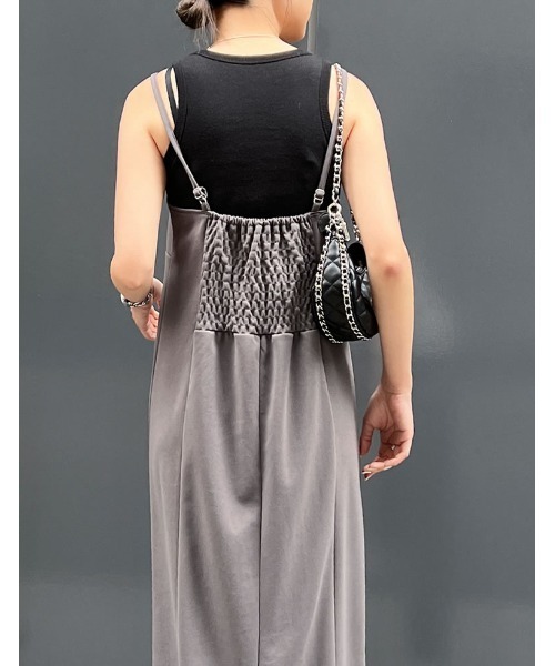 Re:EDIT（リエディ）の「[低身長サイズ有][イージーケア]カットジョーゼット配色ステッチキャミワンピース（ワンピース・レディース・チャコールグレー/ブラック・SHORT/MEDIUM/LARGE）」の14枚目の写真