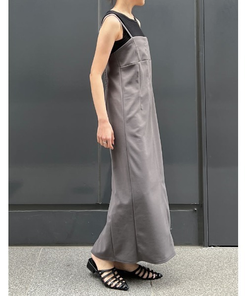 Re:EDIT（リエディ）の「[低身長サイズ有][イージーケア]カットジョーゼット配色ステッチキャミワンピース（ワンピース・レディース・チャコールグレー/ブラック・SHORT/MEDIUM/LARGE）」の16枚目の写真