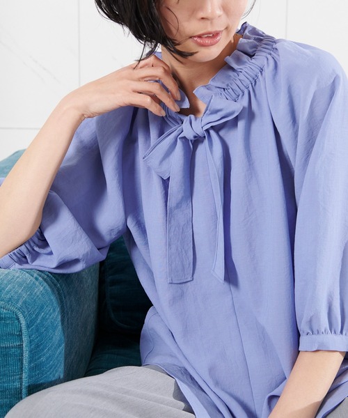 GLACIER lusso（グラシアルッソ）の「６分袖フリルネックブラウス（シャツ/ブラウス・レディース・アイボリー/ライトブルー/チャコールグレー/ベージュ・S/M/L/LL）」の4枚目の写真