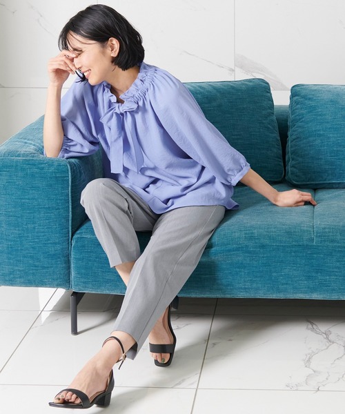 GLACIER lusso（グラシアルッソ）の「６分袖フリルネックブラウス（シャツ/ブラウス・レディース・アイボリー/ライトブルー/チャコールグレー/ベージュ・S/M/L/LL）」の10枚目の写真