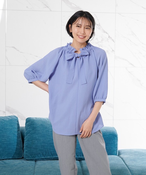 GLACIER lusso（グラシアルッソ）の「６分袖フリルネックブラウス（シャツ/ブラウス・レディース・アイボリー/ライトブルー/チャコールグレー/ベージュ・S/M/L/LL）」の13枚目の写真