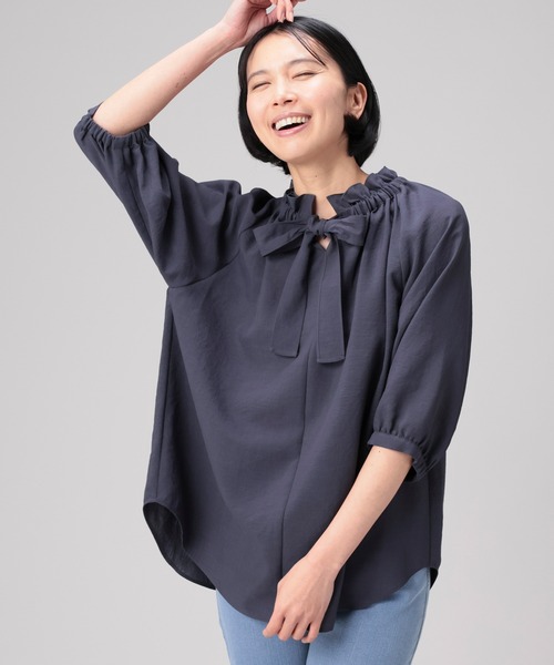 GLACIER lusso（グラシアルッソ）の「６分袖フリルネックブラウス（シャツ/ブラウス・レディース・アイボリー/ライトブルー/チャコールグレー/ベージュ・S/M/L/LL）」の16枚目の写真