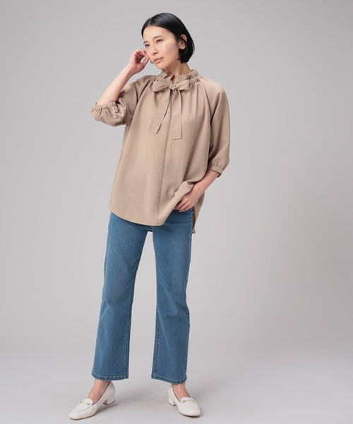 GLACIER lusso（グラシアルッソ）の「６分袖フリルネックブラウス（シャツ/ブラウス・レディース・アイボリー/ライトブルー/チャコールグレー/ベージュ・S/M/L/LL）」の17枚目の写真