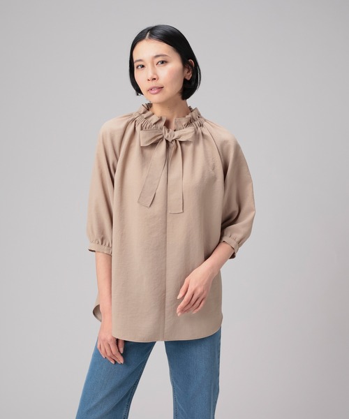 GLACIER lusso（グラシアルッソ）の「６分袖フリルネックブラウス（シャツ/ブラウス・レディース・アイボリー/ライトブルー/チャコールグレー/ベージュ・S/M/L/LL）」の18枚目の写真