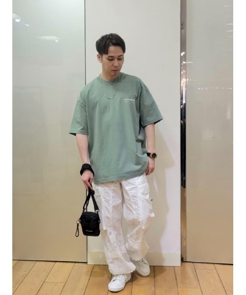 ALLSAINTS(オールセインツ)の「ACCESS OVERSIZED CREW NECK T-SHIRT | ACCESS オーバーサイズ クルー ネック Tシャツ(Tシャツ/カットソー・メンズ・グリーン系その他・S/M/L/XS/XL)」の8枚目の写真