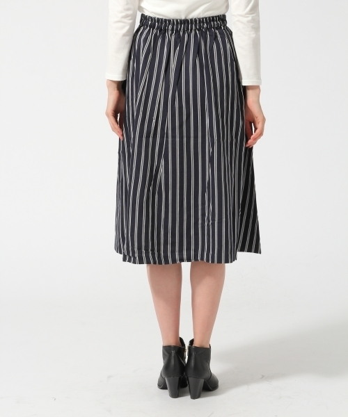 GLOBAL WORK（グローバルワーク）の「タックフレアスカート/566726（スカート・レディース・ネイビー/ダークブルー/ブラウン/グリーン/ライトブルー/ワインレッド/カーキ/ライトパープル・LARGE/MEDIUM）」の14枚目の写真