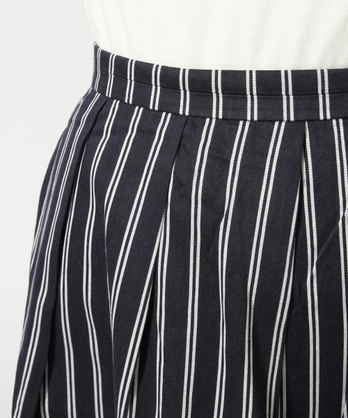 GLOBAL WORK（グローバルワーク）の「タックフレアスカート/566726（スカート・レディース・ネイビー/ダークブルー/ブラウン/グリーン/ライトブルー/ワインレッド/カーキ/ライトパープル・LARGE/MEDIUM）」の15枚目の写真