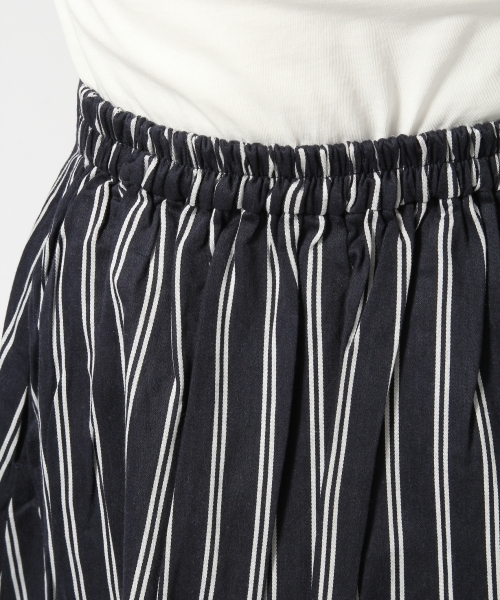 GLOBAL WORK（グローバルワーク）の「タックフレアスカート/566726（スカート・レディース・ネイビー/ダークブルー/ブラウン/グリーン/ライトブルー/ワインレッド/カーキ/ライトパープル・LARGE/MEDIUM）」の18枚目の写真