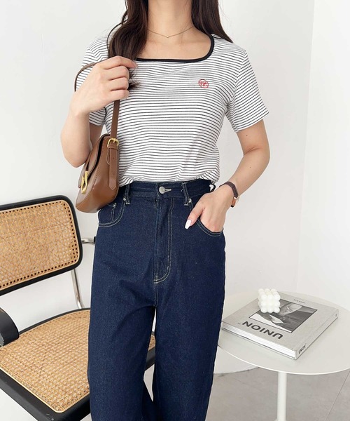 nelliy.（ネルリー）の「ミニボーダー刺しゅうロゴＴ（Tシャツ/カットソー・レディース・ブラック/ネイビー・MEDIUM/LARGE）」の4枚目の写真