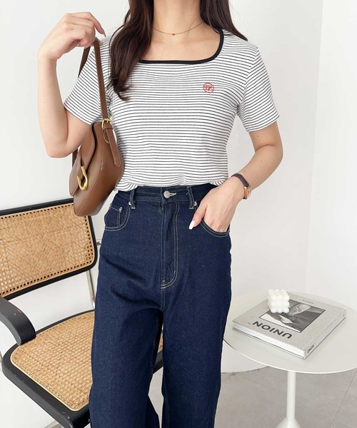 nelliy.（ネルリー）の「ミニボーダー刺しゅうロゴＴ（Tシャツ/カットソー・レディース・ブラック/ネイビー・MEDIUM/LARGE）」の3枚目の写真