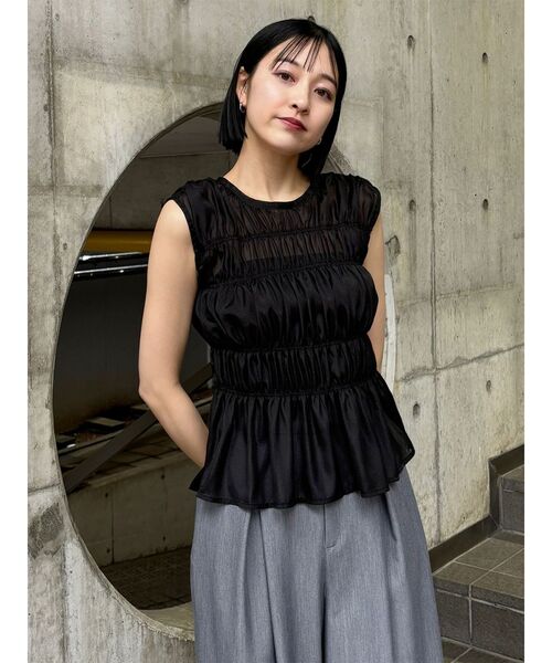 MURUA（ムルーア）の「ノースリシャーリングブラウス（シャツ/ブラウス・レディース・ライトグリーン/アイボリー/ブラック・FREE）」の4枚目の写真