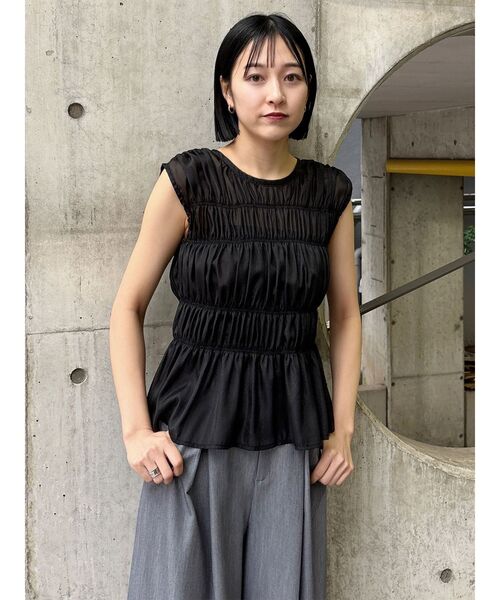 MURUA（ムルーア）の「ノースリシャーリングブラウス（シャツ/ブラウス・レディース・ライトグリーン/アイボリー/ブラック・FREE）」の5枚目の写真