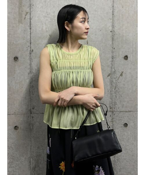 MURUA（ムルーア）の「ノースリシャーリングブラウス（シャツ/ブラウス・レディース・ライトグリーン/アイボリー/ブラック・FREE）」の17枚目の写真