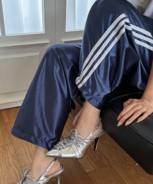 Vipoa（ヴィポア）の「サイドラインルーズトラックパンツ（その他パンツ・レディース・ネイビー/シルバー・FREE）」の11枚目の写真