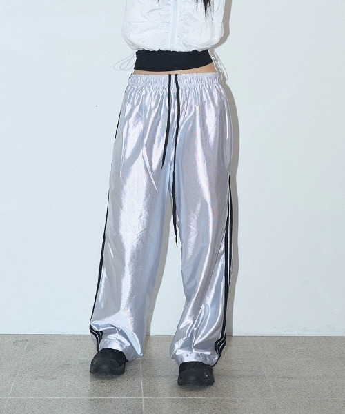 Vipoa（ヴィポア）の「サイドラインルーズトラックパンツ（その他パンツ・レディース・ネイビー/シルバー・FREE）」の16枚目の写真