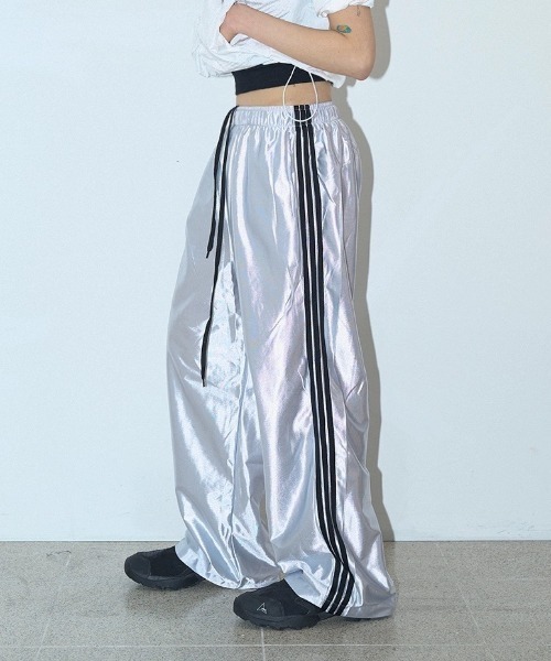 Vipoa（ヴィポア）の「サイドラインルーズトラックパンツ（その他パンツ・レディース・ネイビー/シルバー・FREE）」の18枚目の写真