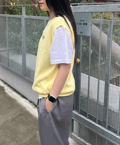BROKEN BASE(ブロークンベース)の「ワンポイント刺繍コットンニットベスト(ベスト・メンズ・クリーム/ネイビー・MEDIUM/LARGE)」の14枚目の写真