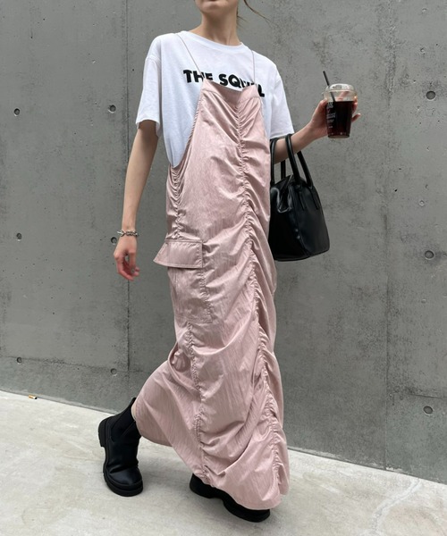 CIAOPANIC TYPY（チャオパニックティピー）の「光沢ナイロンギャザーカーゴキャミワンピース（ワンピース・レディース・ピンク/カーキ/ブラック・ONE SIZE）」の3枚目の写真