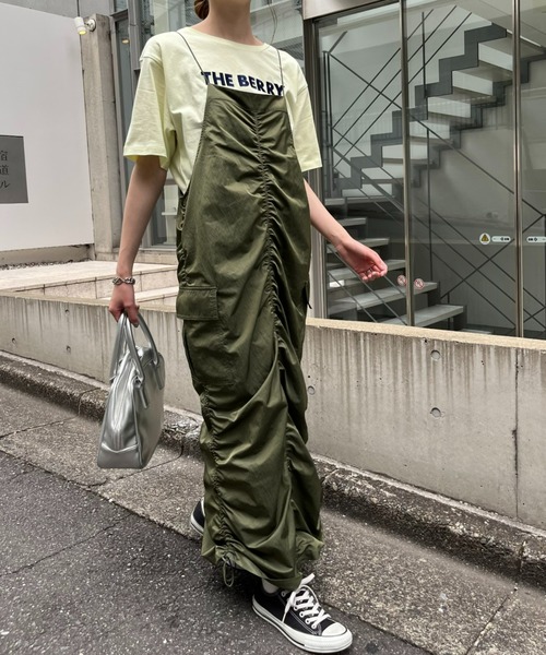 CIAOPANIC TYPY（チャオパニックティピー）の「光沢ナイロンギャザーカーゴキャミワンピース（ワンピース・レディース・ピンク/カーキ/ブラック・ONE SIZE）」の8枚目の写真