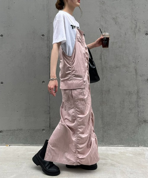 CIAOPANIC TYPY（チャオパニックティピー）の「光沢ナイロンギャザーカーゴキャミワンピース（ワンピース・レディース・ピンク/カーキ/ブラック・ONE SIZE）」の13枚目の写真