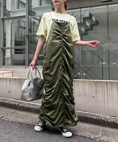 CIAOPANIC TYPY（チャオパニックティピー）の「光沢ナイロンギャザーカーゴキャミワンピース（ワンピース・レディース・ピンク/カーキ/ブラック・ONE SIZE）」の7枚目の写真